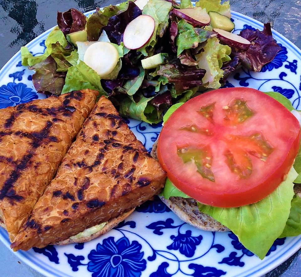 Recettes santé NutriSimple Burger végétalien au tempeh