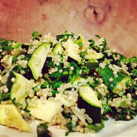 Recette NutriSimple Salade de quinoa au kale, courgette et persil