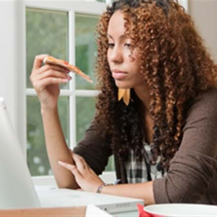 Notre nutritionniste-diététiste vous encourage à manger sans distraction