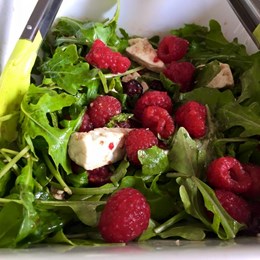 Recette NutriSimple Salade de roquette au feta et framboises