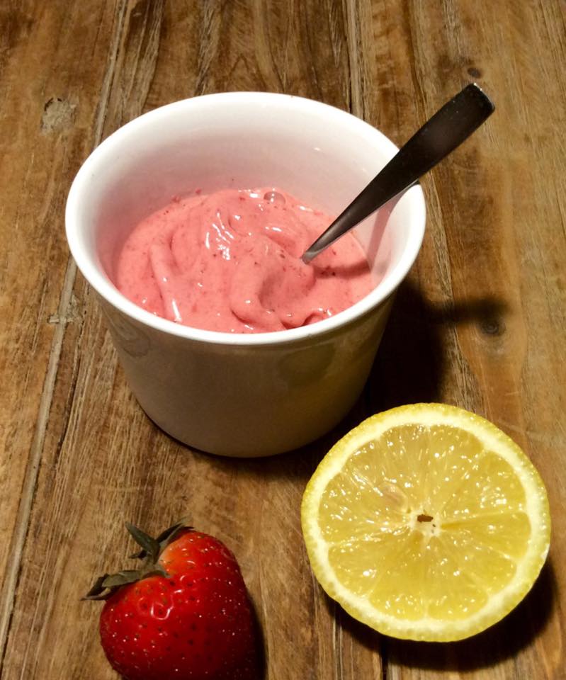 Recette NutriSimple Yogourt glacé express fraise et citron