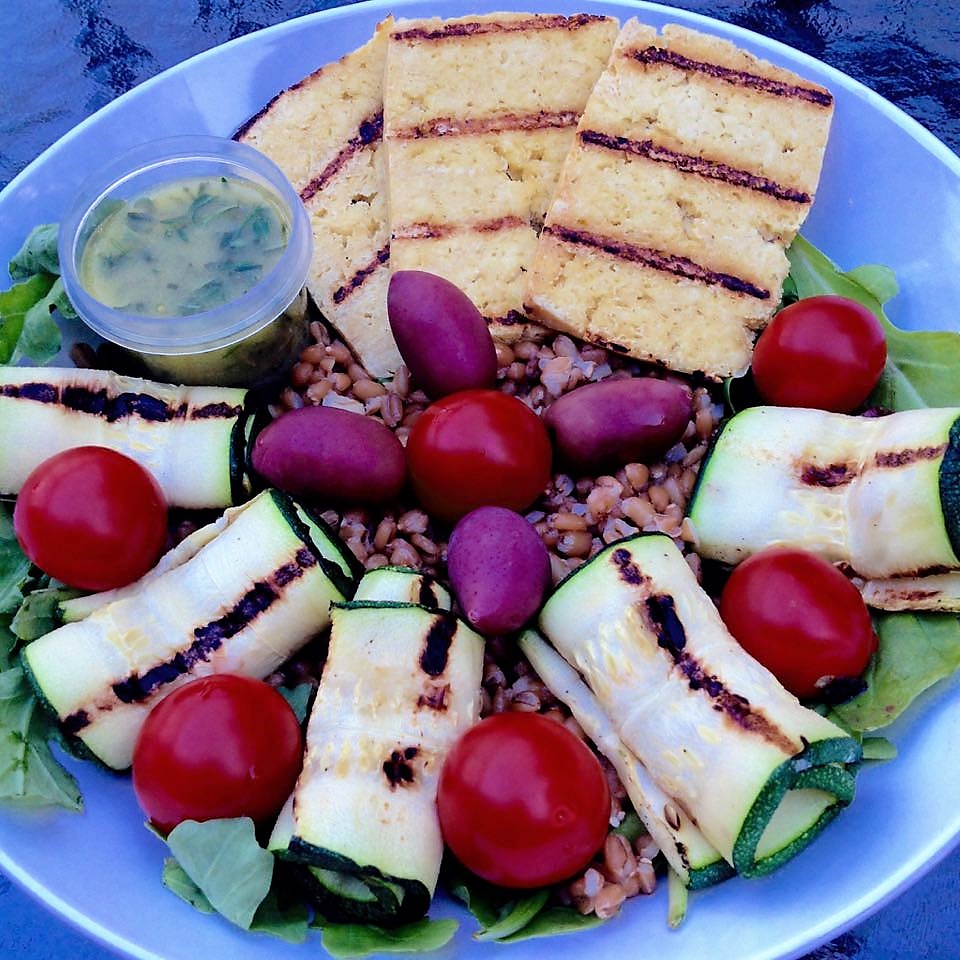 Recette NutriSimple Salade repas tiède à l'épeautre et tofu grillé