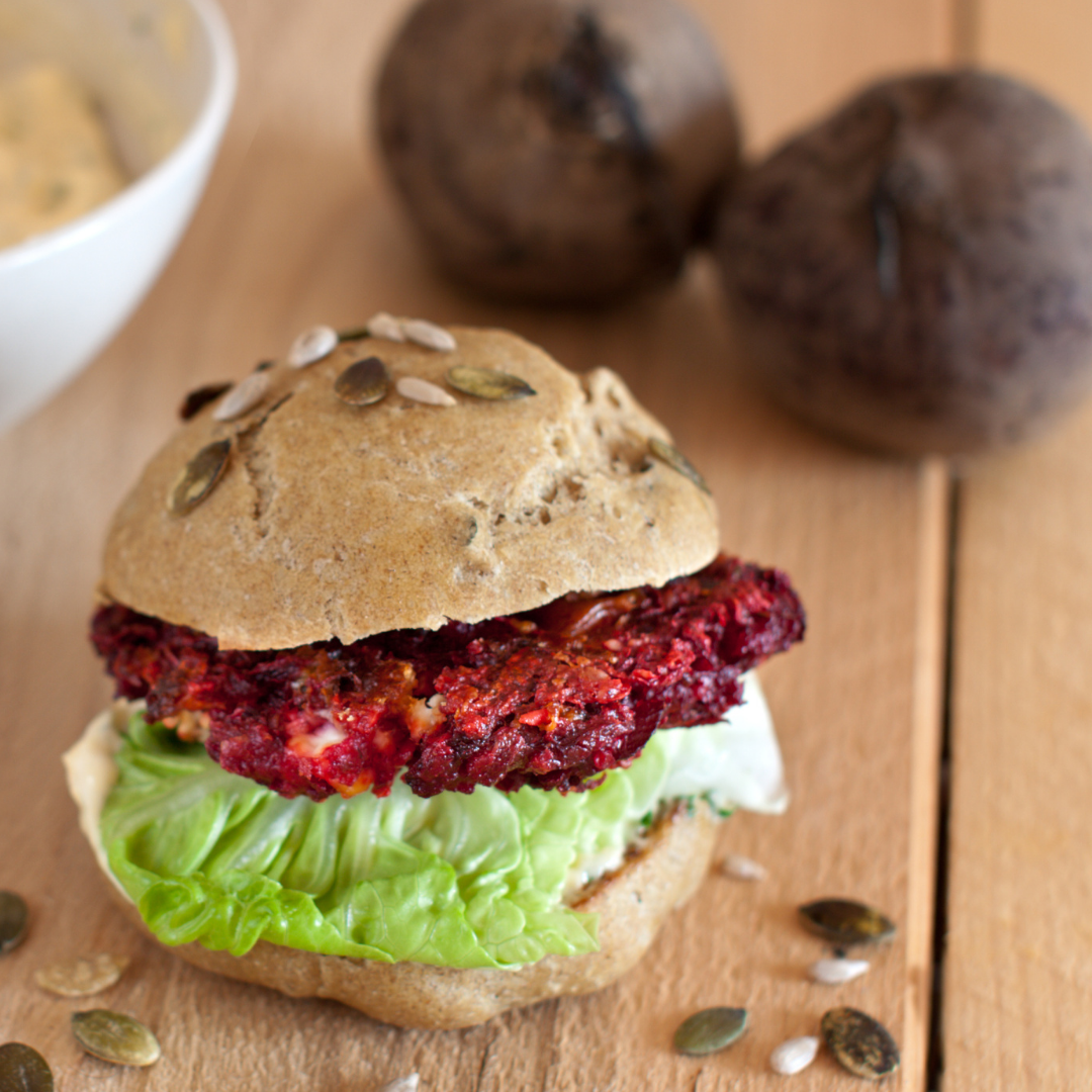 Recette NutriSimple Burger végétarien à la betterave, quinoa et feta